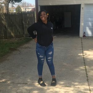 Meet your Posher, Dionna